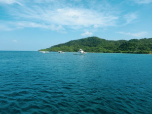 沖縄　石垣島の海と船