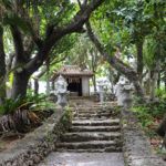 沖縄　石垣島　森の中の神社　1