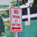 アメリカの駐車禁止看板