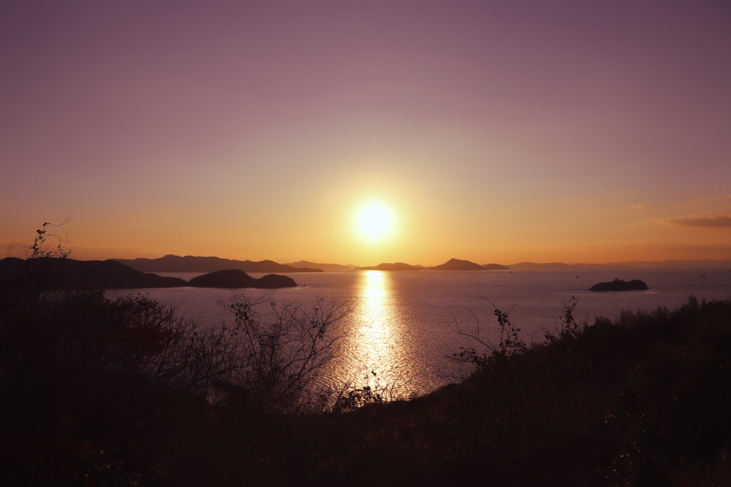 鷲羽山から見た瀬戸内海の夕日