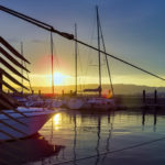 夕日と北港ヨットハーバー